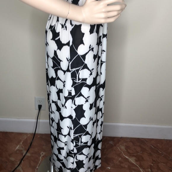 #29 Black & White Floral Maxi Dress - Picture 12 of 15